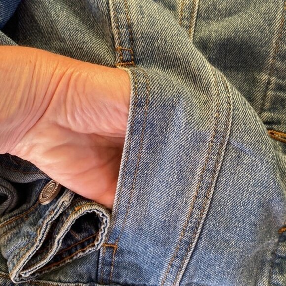 Ivory Ella Ladies Sequined Elephant Distressed Jean Jacket Women’s Size Medium - Picture 7 of 8